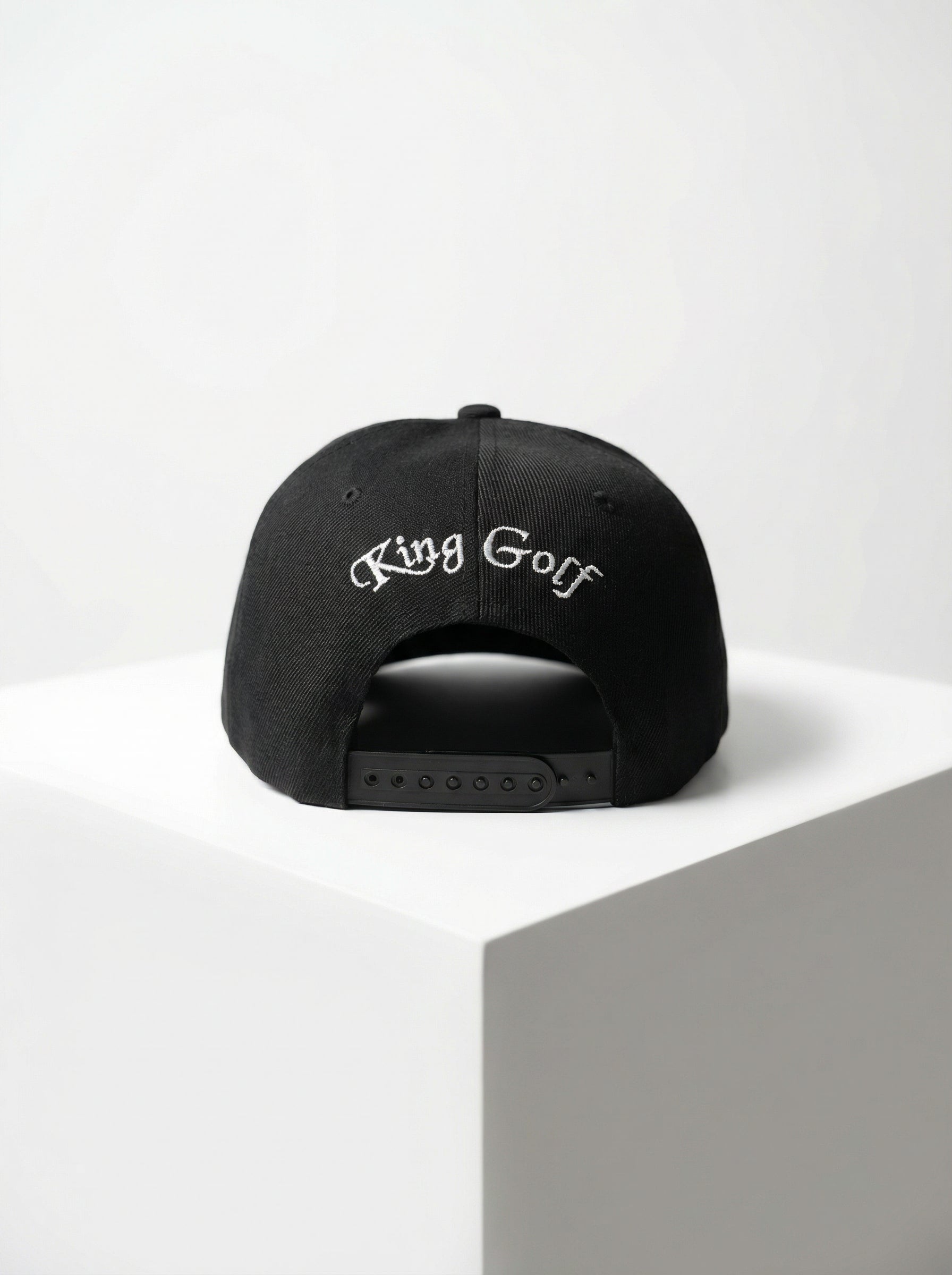 Casquette Noire Plate – King Golf